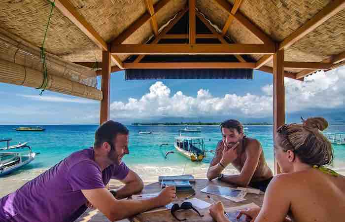 beachside-classroom